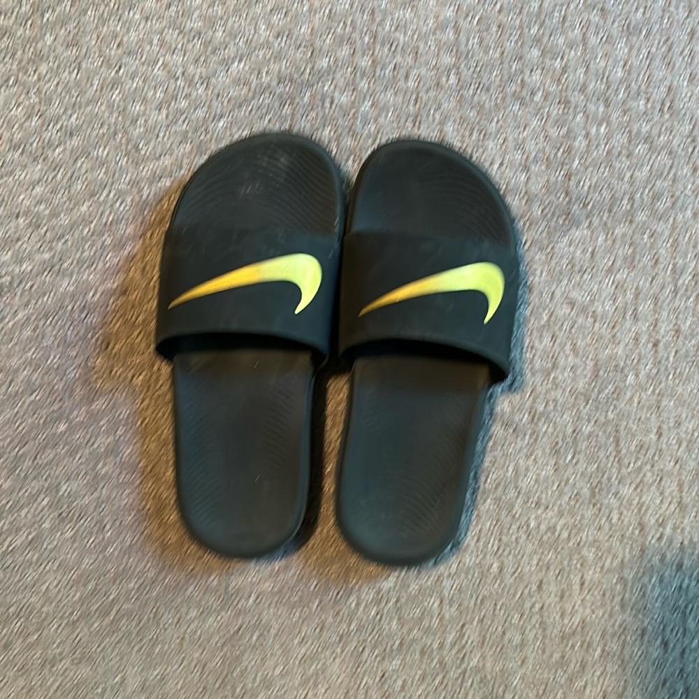Nike slides